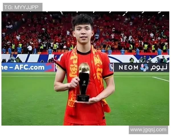 中国男足奋勇拼搏逆转取胜展现全新精神面貌赢得球迷广泛赞誉