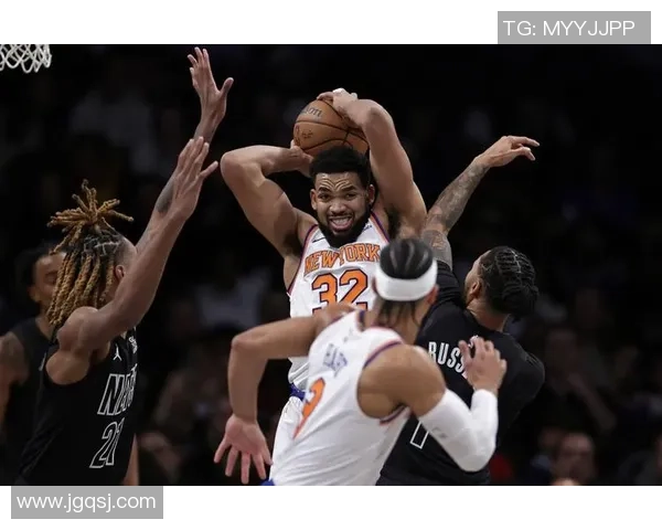 尼克斯迎战篮网展开激烈纽约德比 双方实力对决引发球迷热议