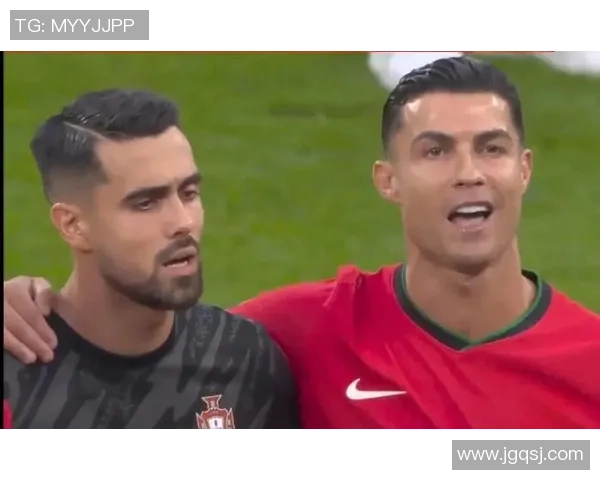 足球巨星崛起之路：从青涩少年到全球足坛巅峰的传奇之旅